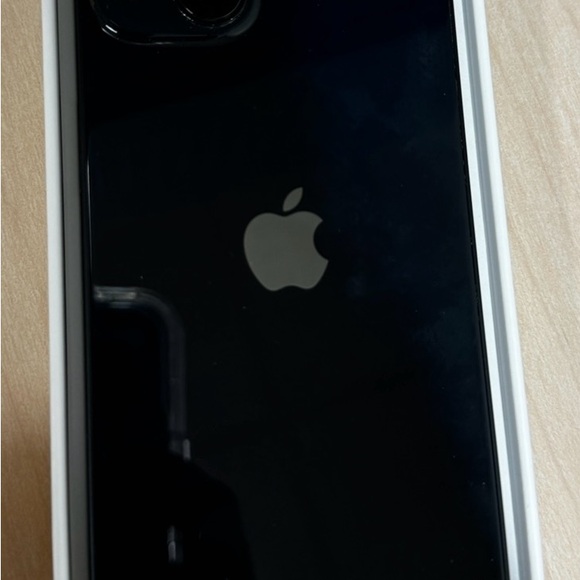 iPhone 13 128gb (Midnight Blue) Excellent Condition (88% Battery Health) - Picture 4 of 5